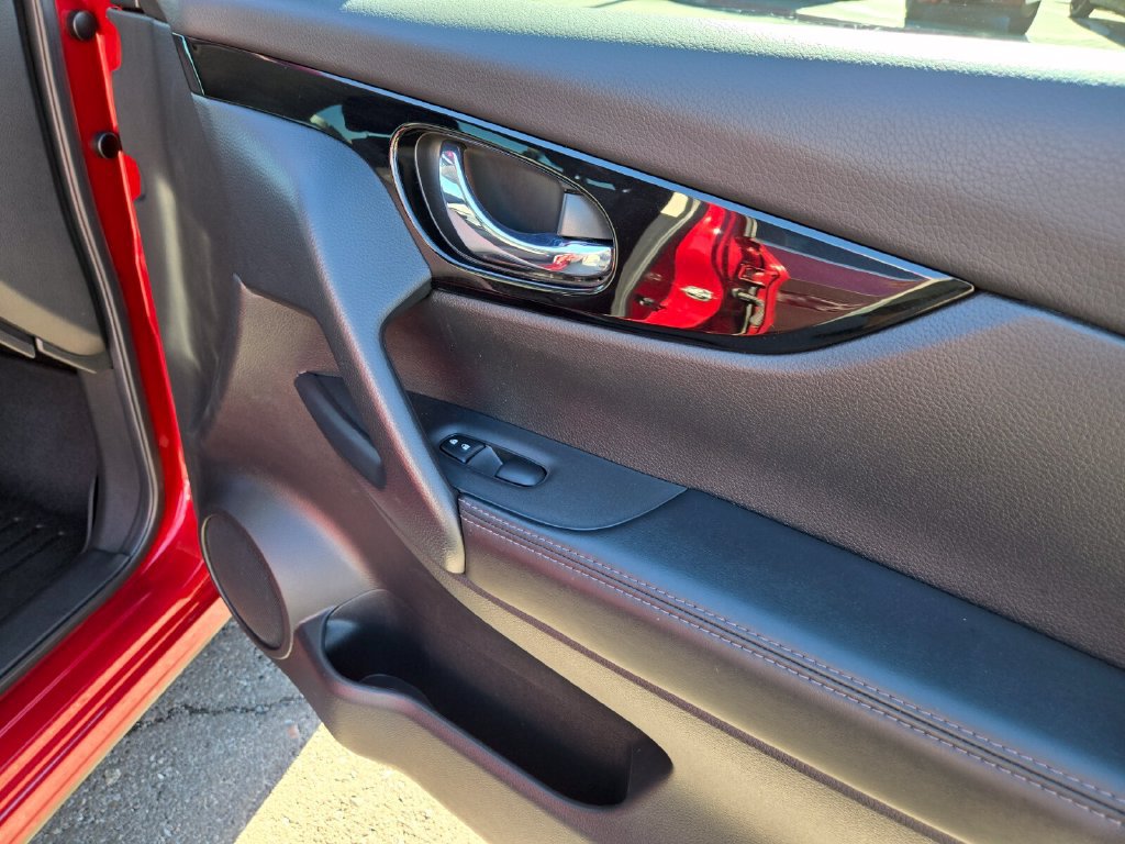 Certified 2022 Nissan Rogue Sport SV AWD/4WD image 24