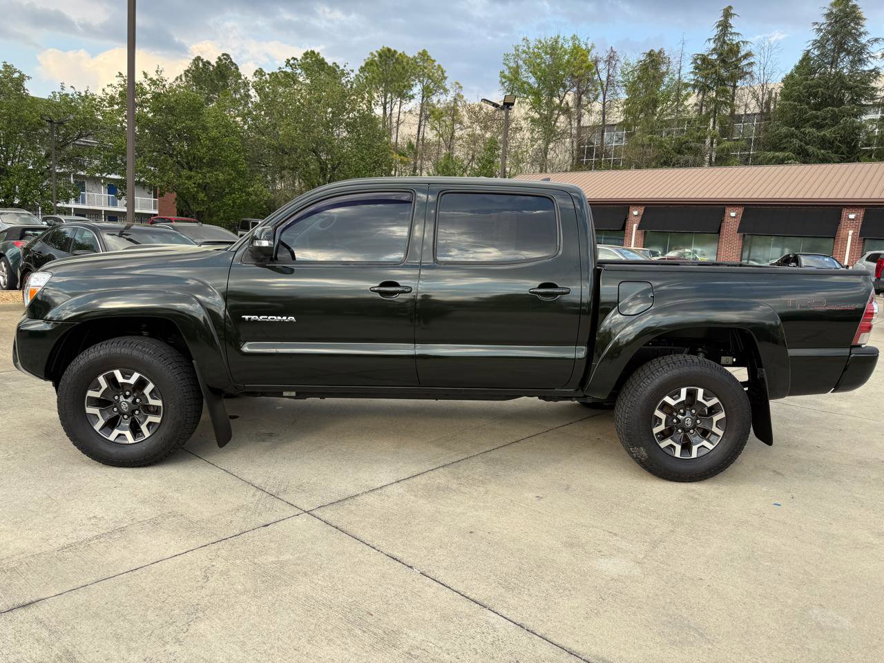 Used 2014 Toyota Tacoma PreRunner w/ TRD Sport Package image 2
