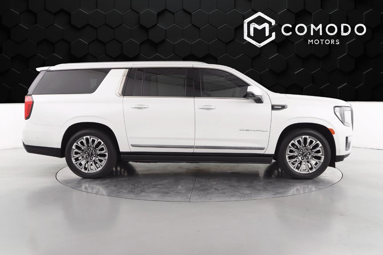 Used 2023 GMC Yukon XL Denali Ultimate image 2