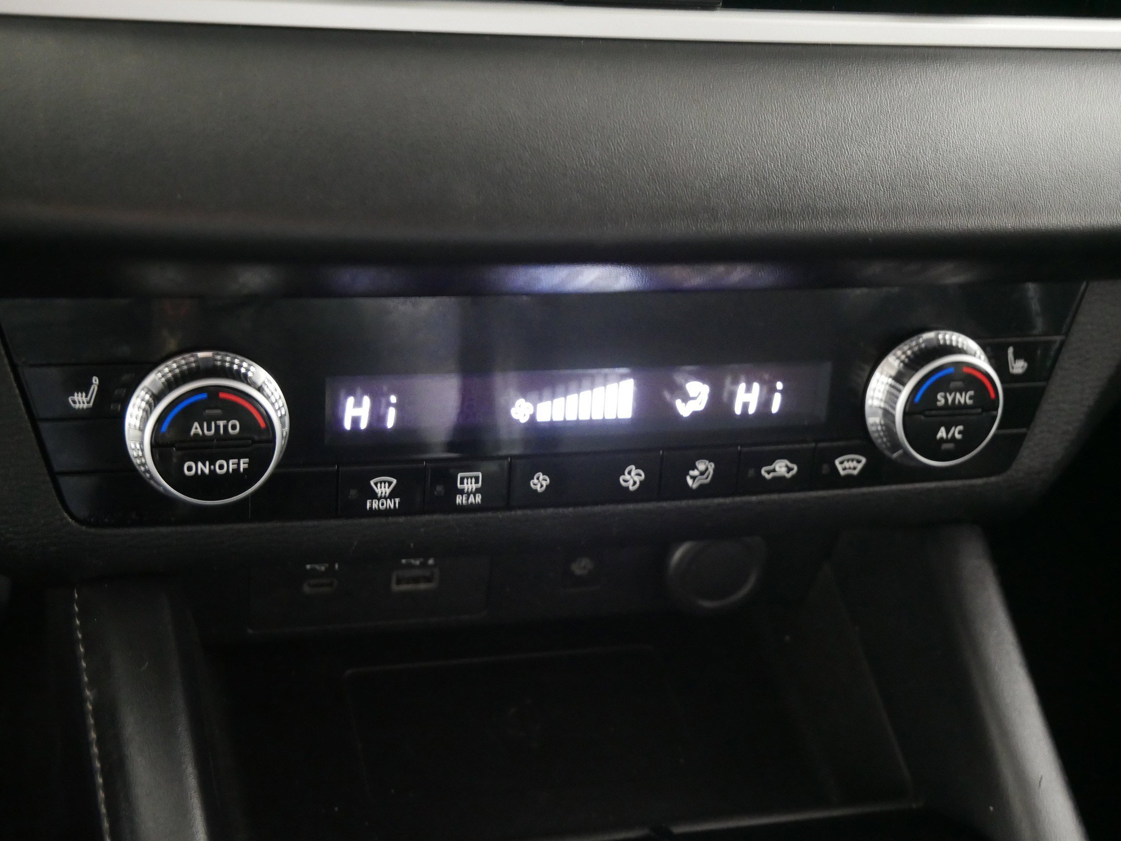 Used 2024 Mitsubishi Outlander SE image 23