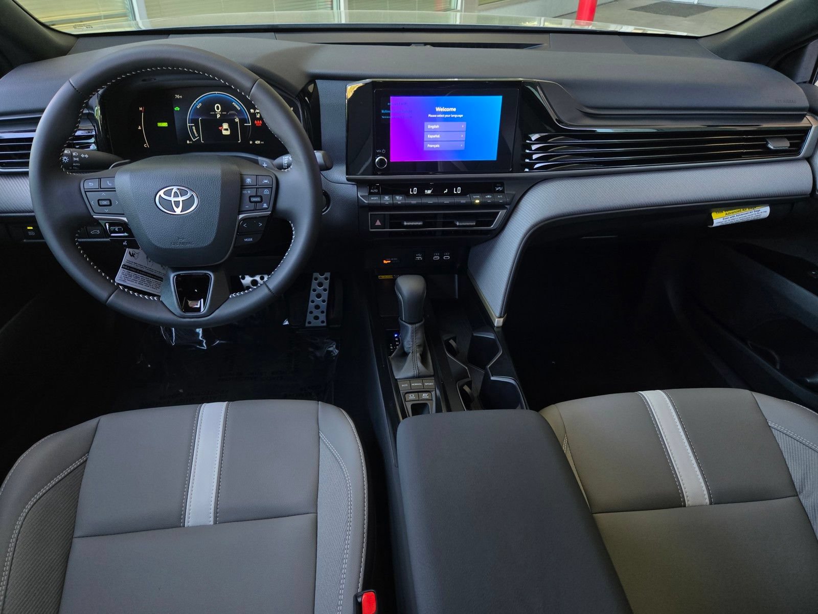 Used 2026 Toyota Camry SE FWD image 13