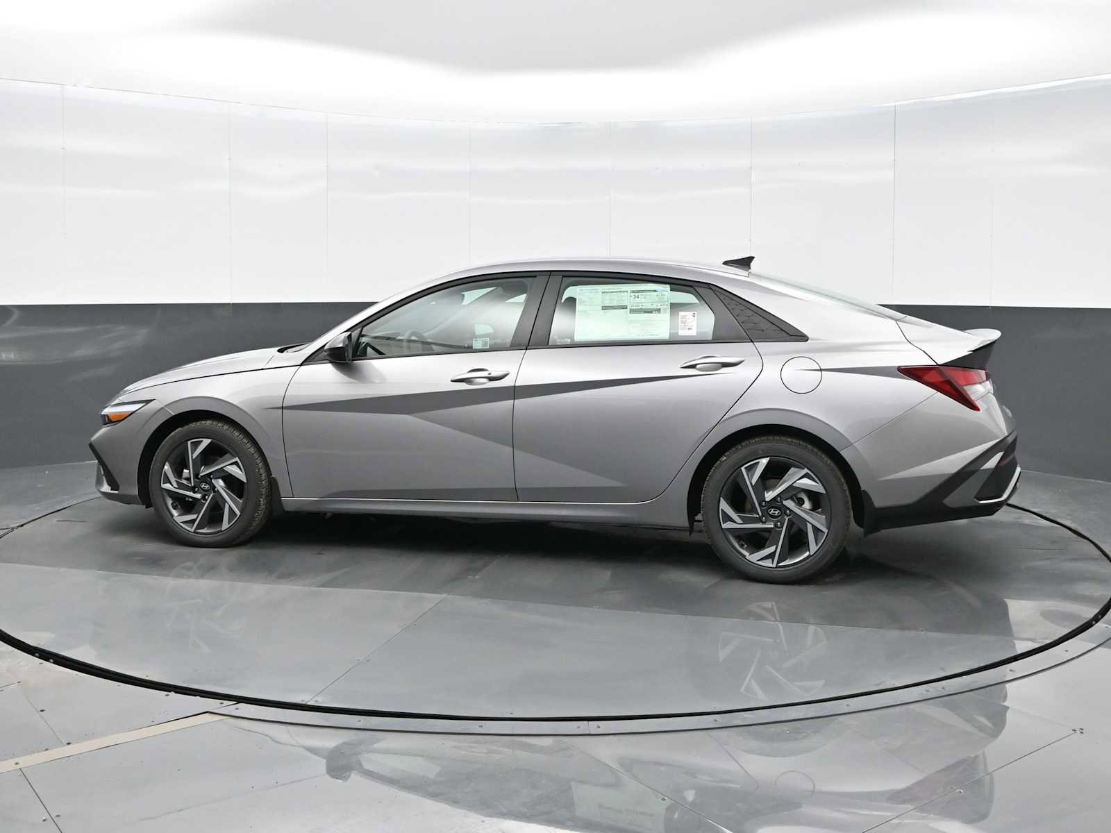 Certified 2025 Hyundai Elantra Sport image 5