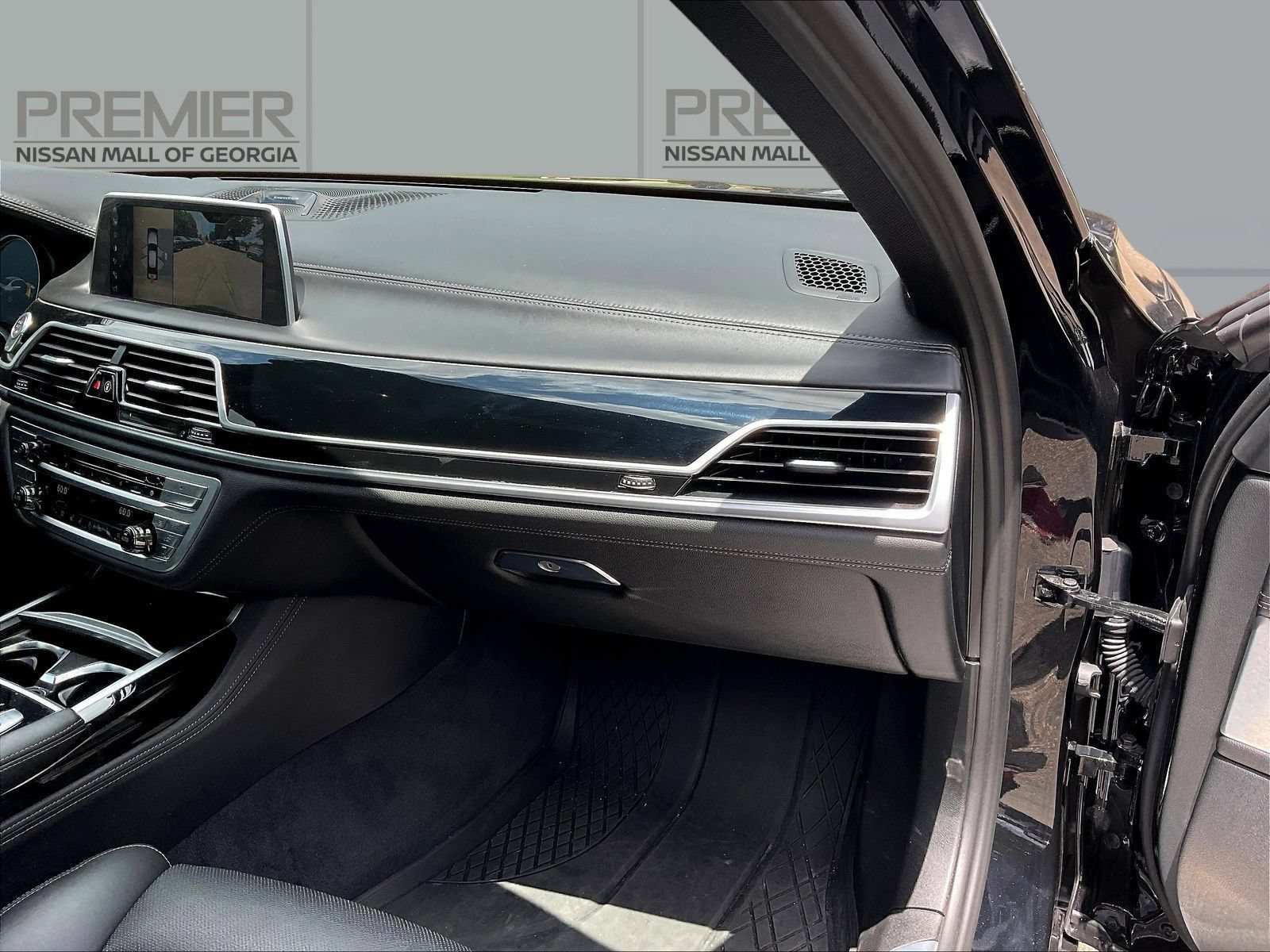 Used 2018 BMW 750i xDrive AWD/4WD image 28