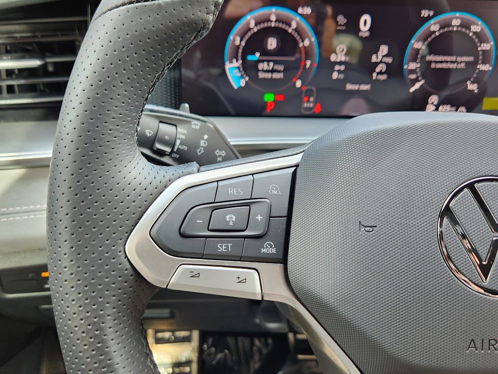 New 2026 Volkswagen Tiguan SE R-Line AWD/4WD image 17