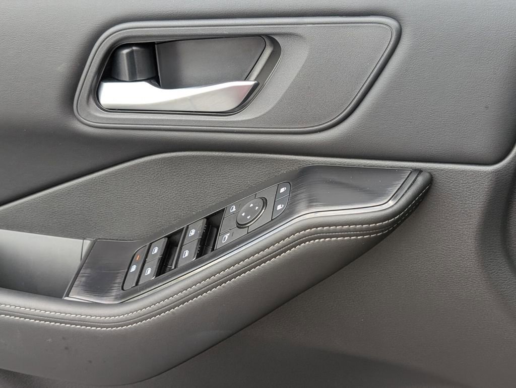 Certified 2026 Nissan Rogue SV w/ Cold Weather Package image 27
