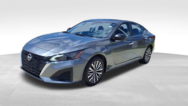 Used 2025 Nissan Altima 2.5 SV image 3