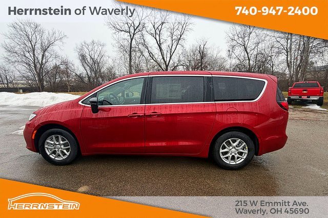 New 2026 Chrysler Pacifica Select image 4