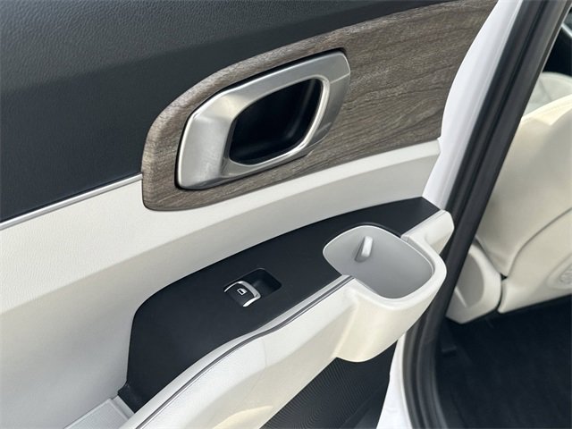 Used 2022 Kia Sorento EX w/ Panoramic Sunroof Package image 15