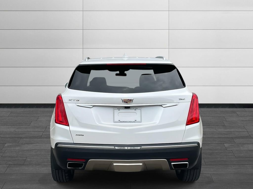 Used 2017 Cadillac XT5 Platinum w/ Driver Assist Package image 4