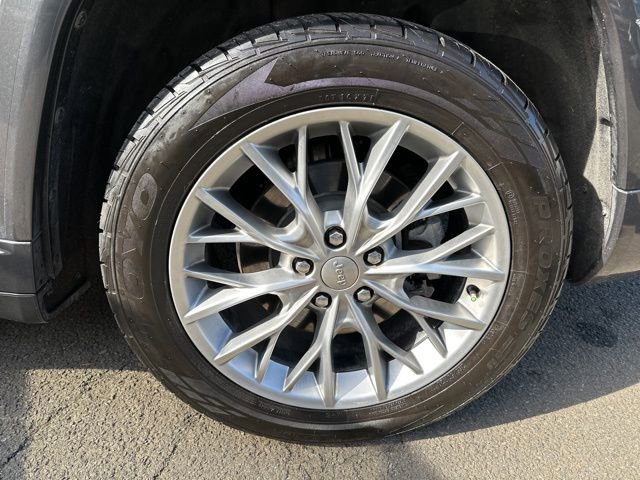 Used 2022 Jeep Grand Cherokee L Summit w/ Luxury Tech Group V AWD/4WD image 37