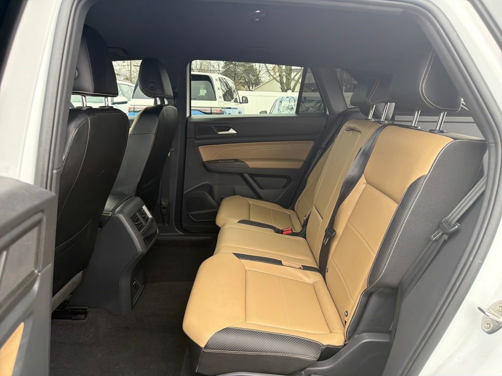 Used 2022 Volkswagen Atlas Cross Sport SE w/ Black Wheel Package image 28