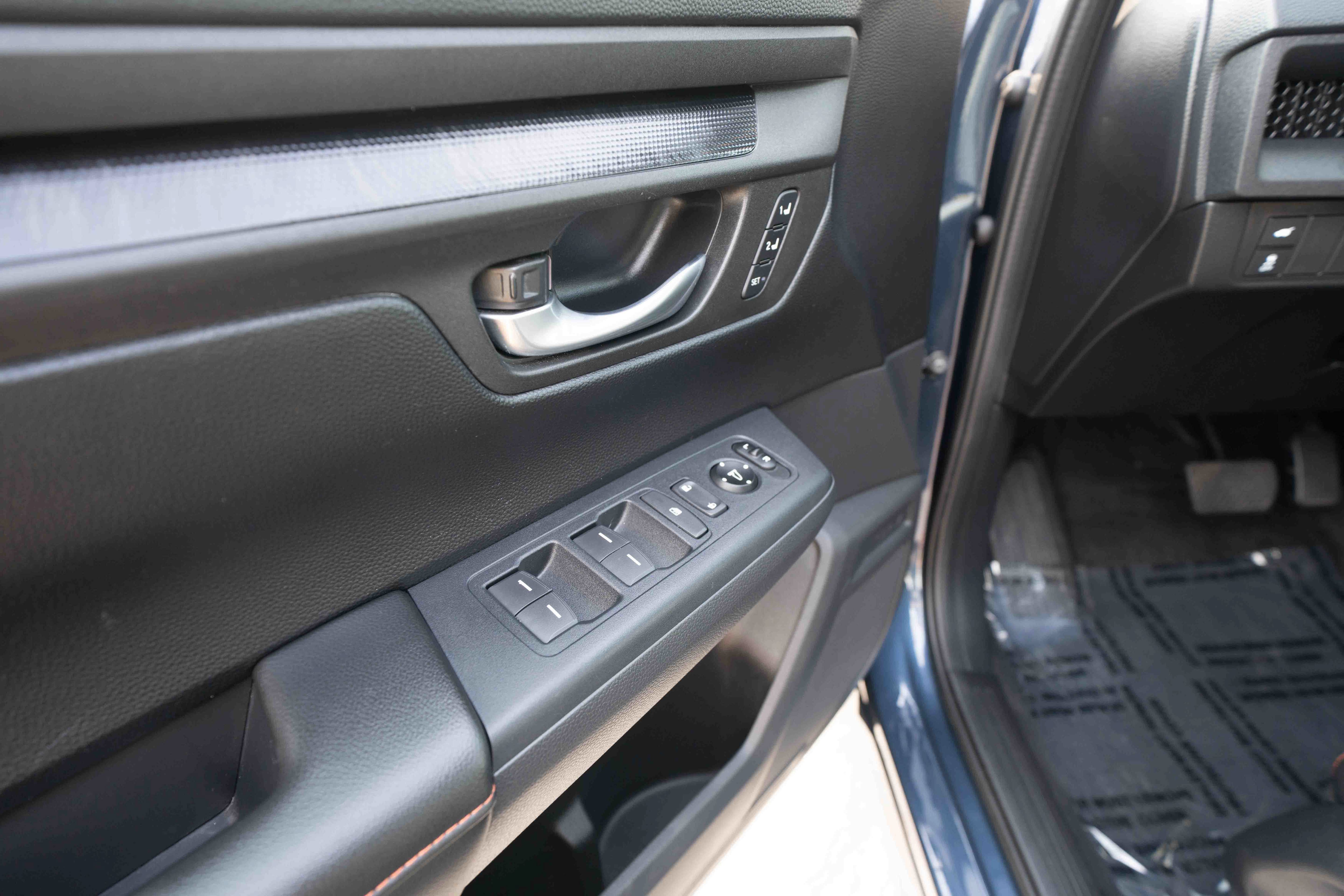 Certified 2025 Honda CR-V Sport-L image 7