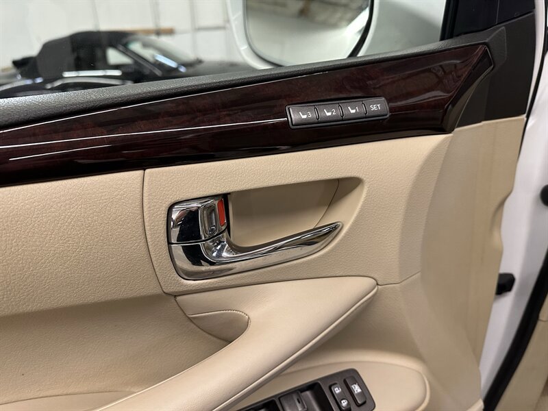Used 2010 Lexus LX 570 4WD image 26