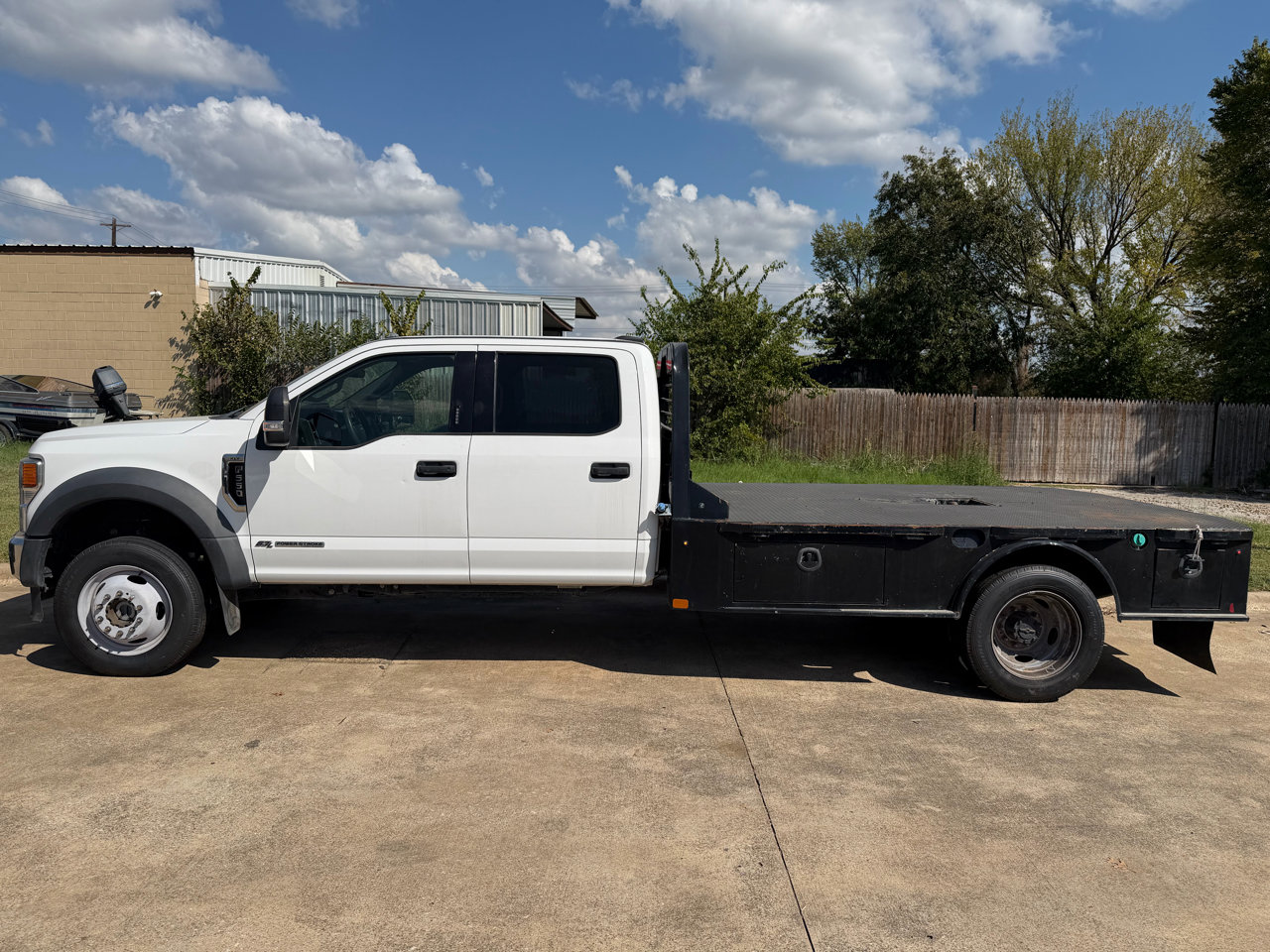 Used 2022 Ford F550 4x4 Crew Cab Super Duty w/ XLT Value Package image 2