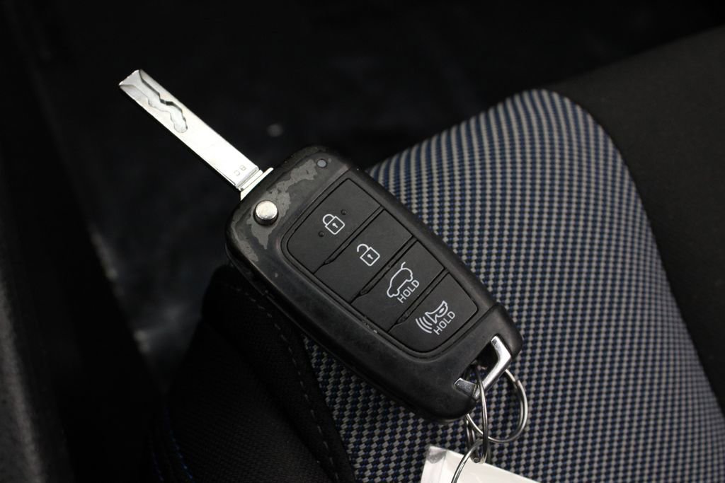 Used 2019 Hyundai Veloster 2.0 image 28