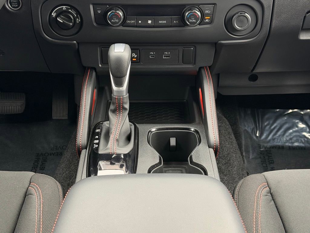 Used 2025 Nissan Frontier PRO-4X image 32