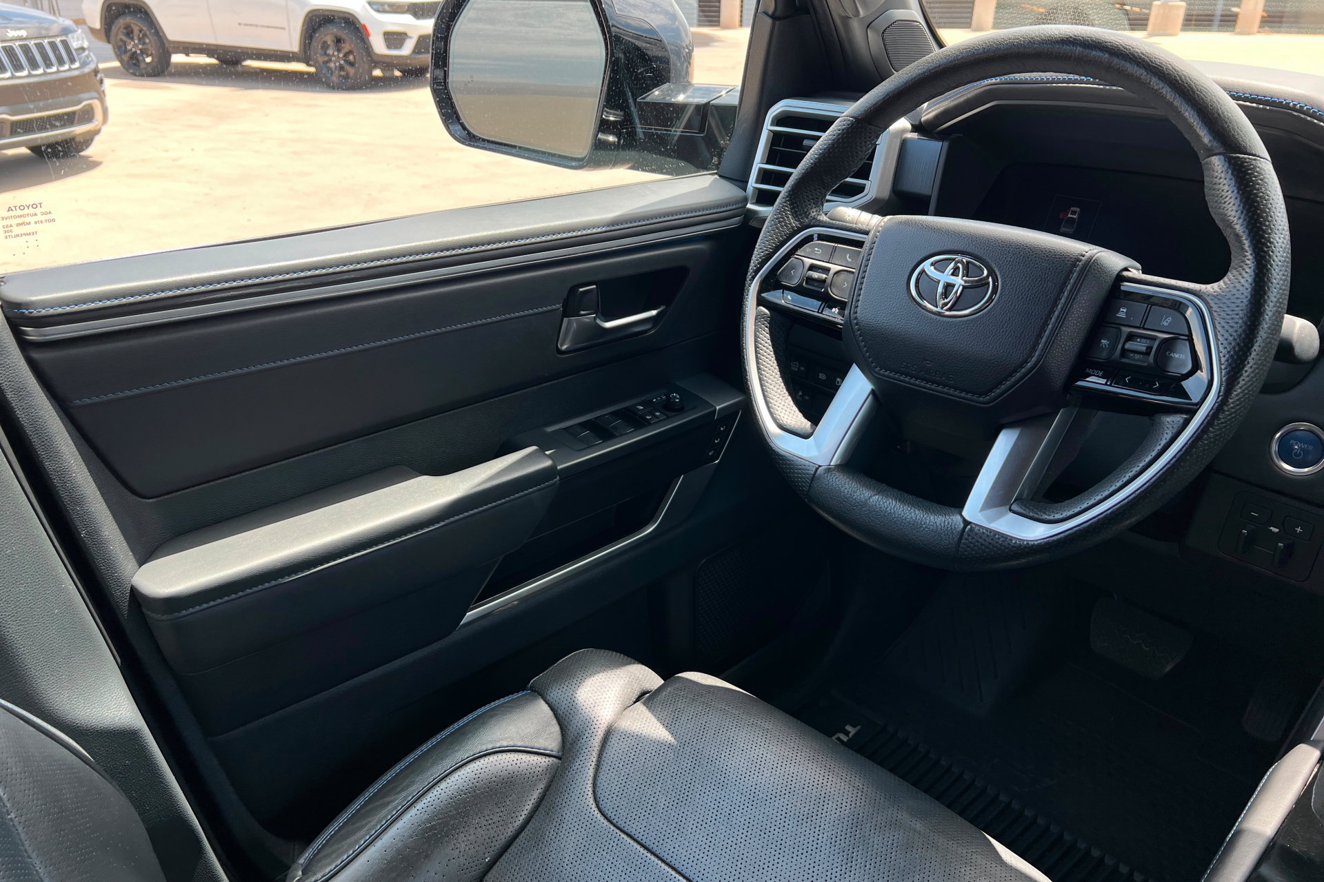 Used 2023 Toyota Tundra Platinum AWD/4WD image 12