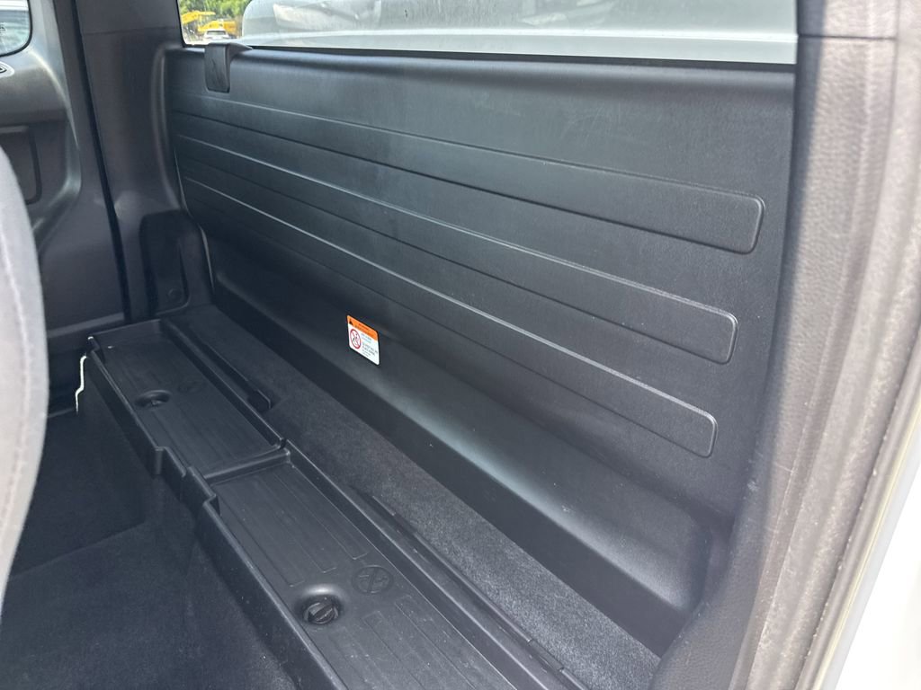 Used 2020 Toyota Tacoma 2WD Access Cab image 11