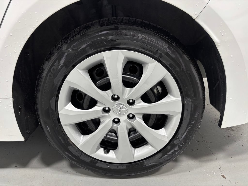 Used 2026 Toyota Corolla LE FWD image 61
