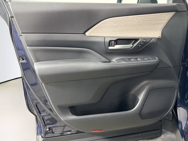 Certified 2024 Toyota Grand Highlander AWD image 12