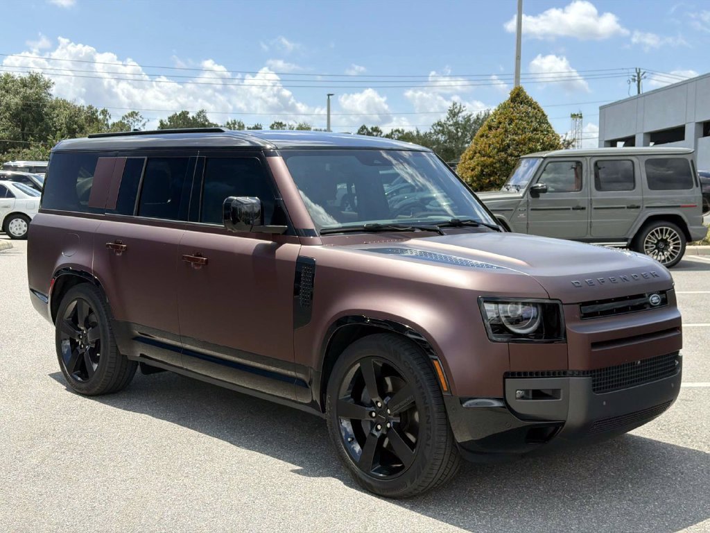 Used 2026 Land Rover Defender 130 X-Dynamic SE AWD/4WD image 7