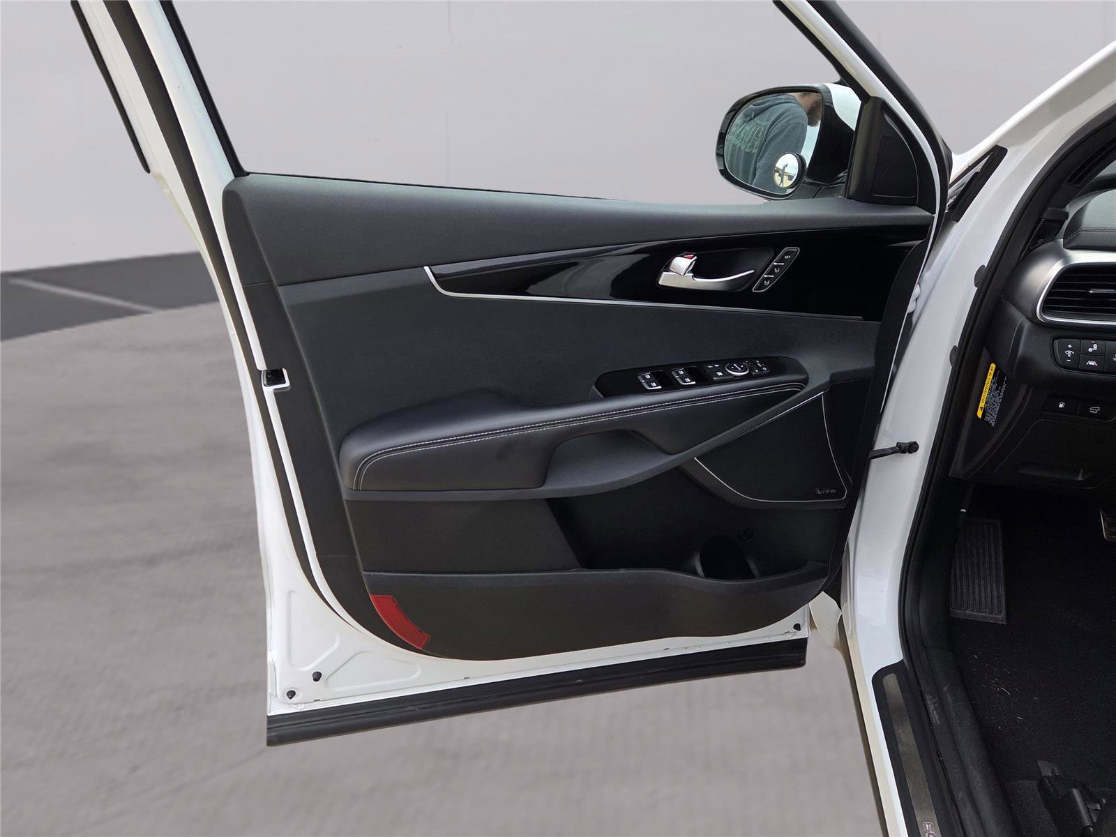 Used 2018 Kia Sorento SX image 11