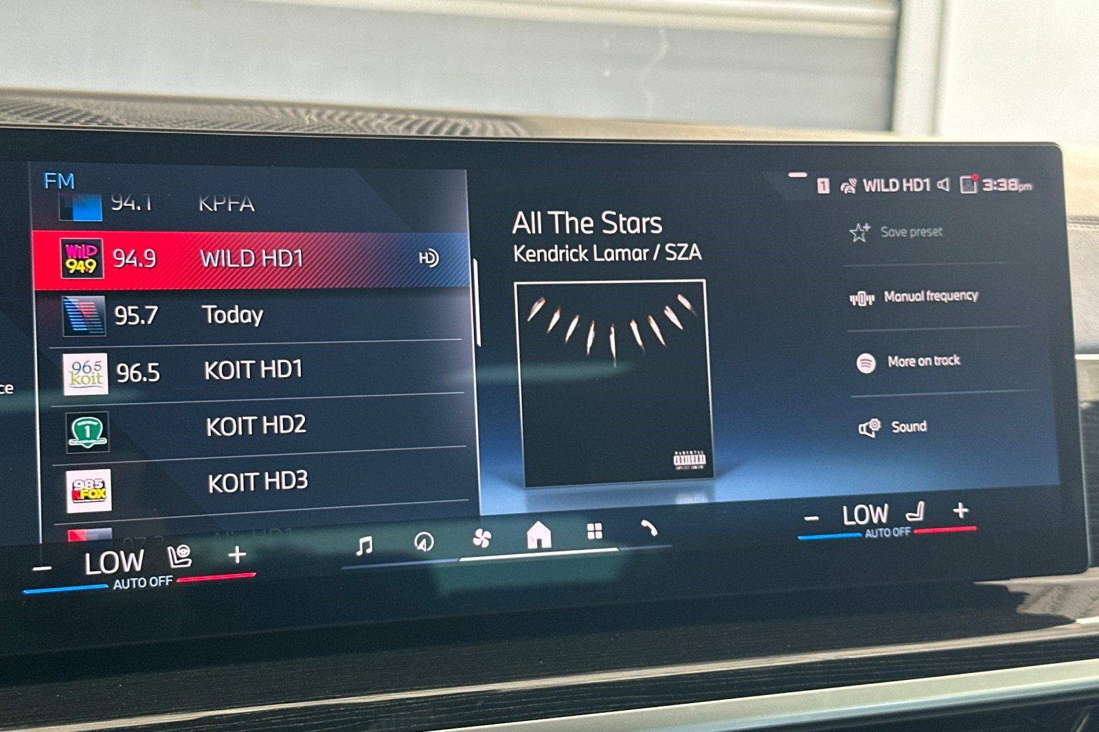 Certified 2024 BMW X7 M60i AWD/4WD image 25