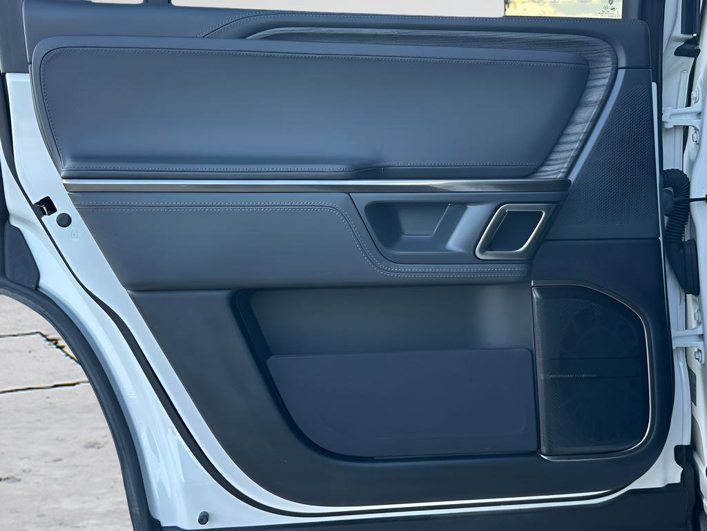 Used 2022 Rivian R1S Adventure image 28