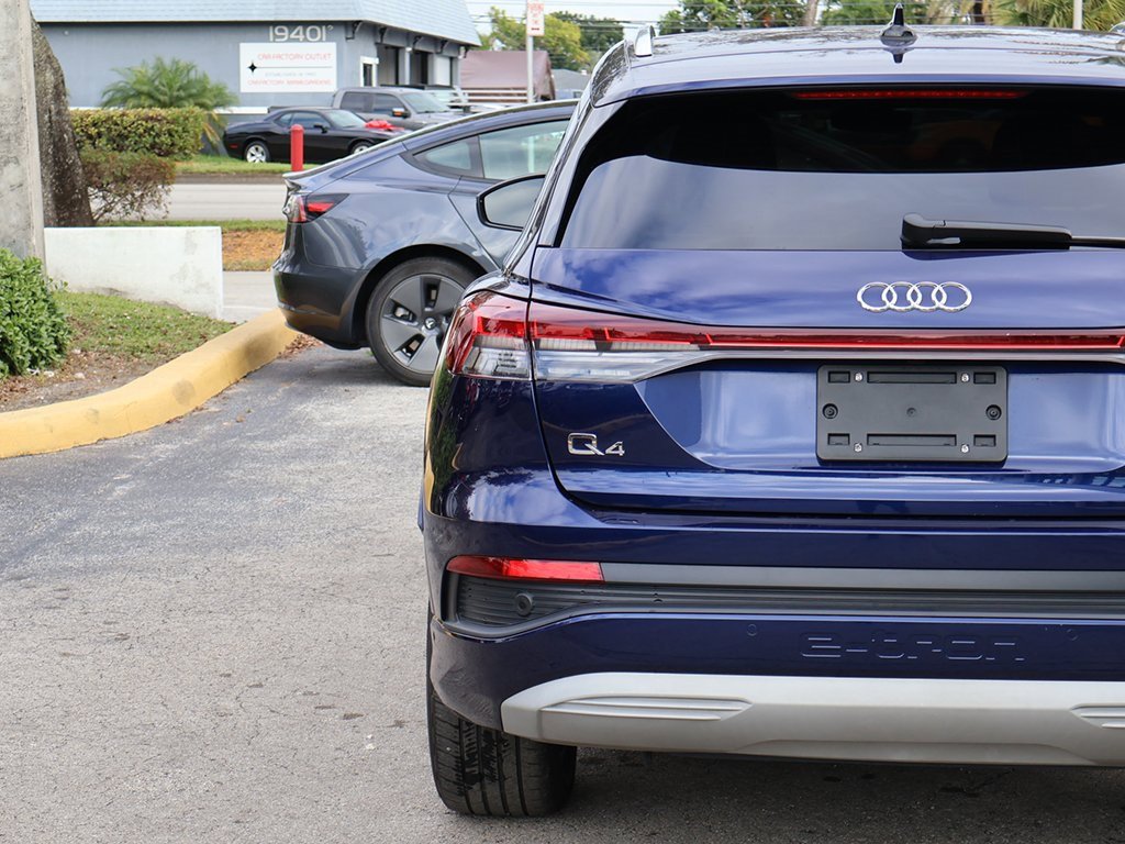Used 2023 Audi Q4 e-tron Premium Plus w/ Premium Plus image 17