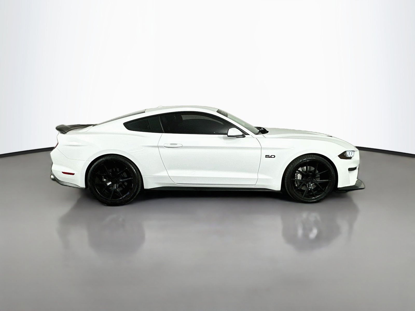 Used 2019 Ford Mustang GT w/ Equipment Group 301A RWD image 9