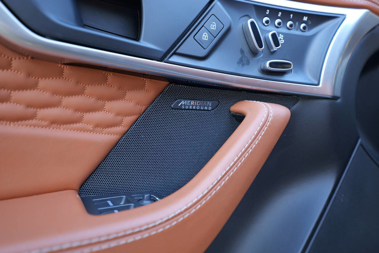 Used 2021 Jaguar F-TYPE R image 66