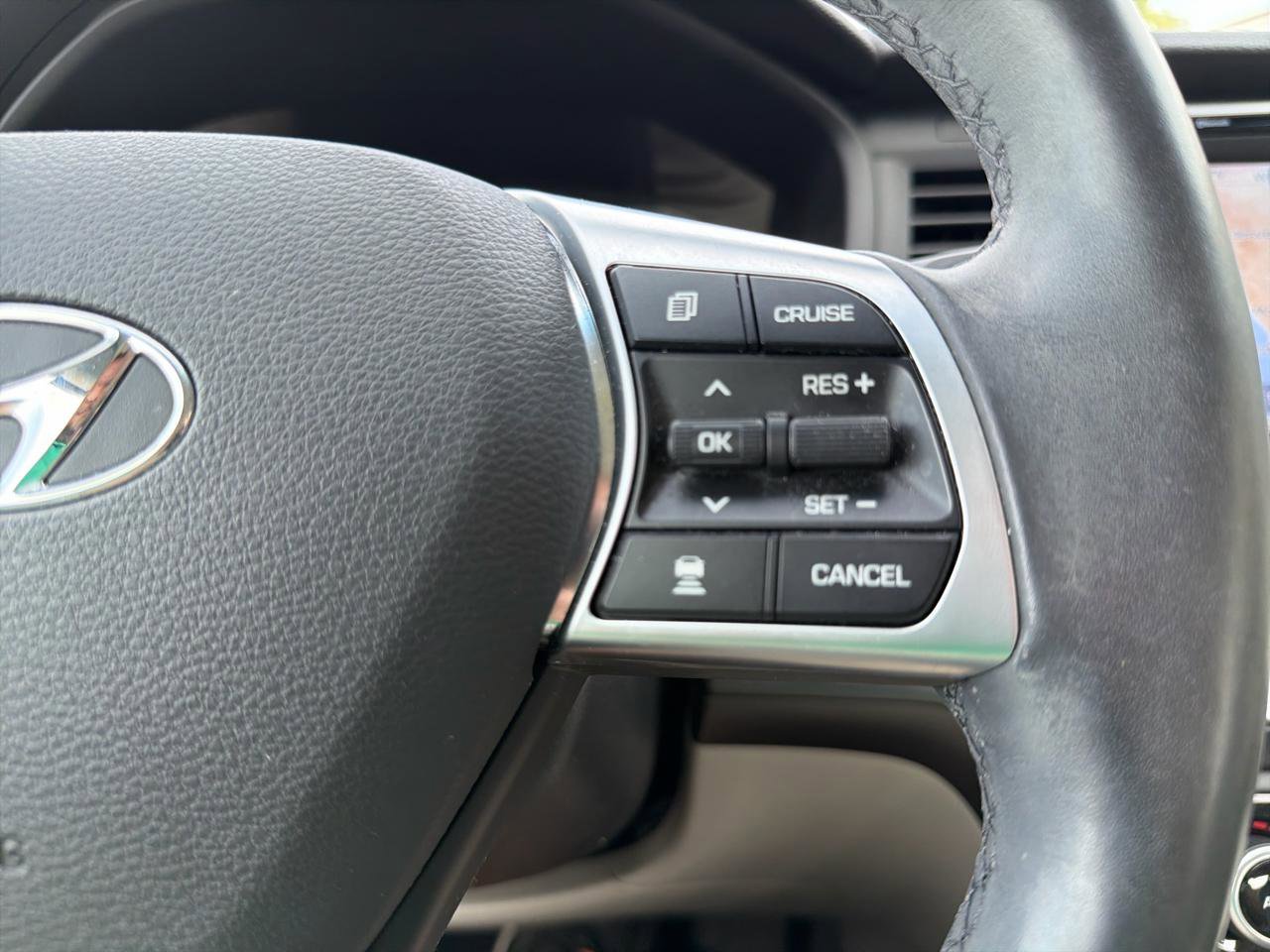 Used 2019 Hyundai Sonata Limited w/ Ultimate Package 02 FWD image 17