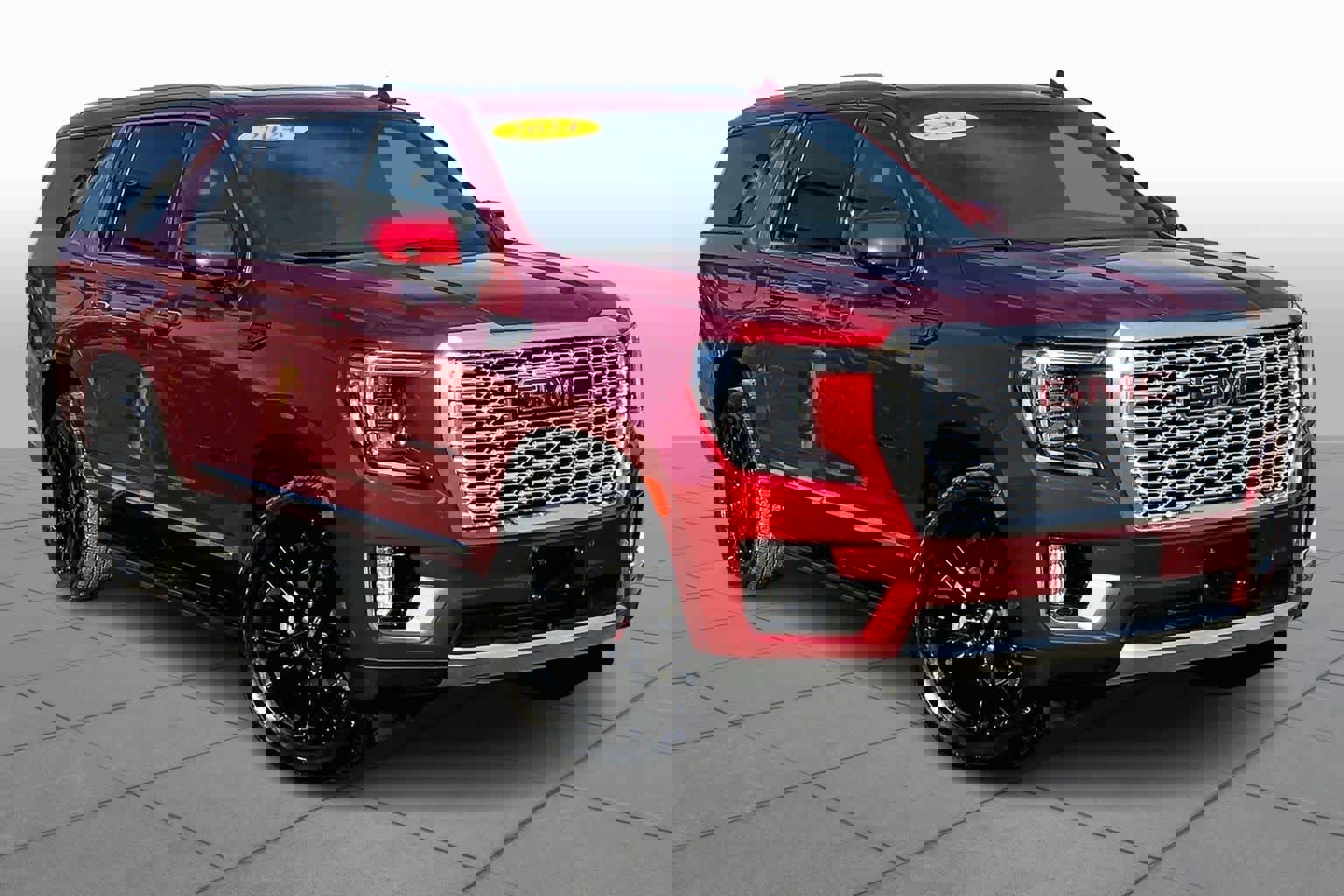 Used 2024 GMC Yukon XL Denali w/ Advanced Technology Package image 2