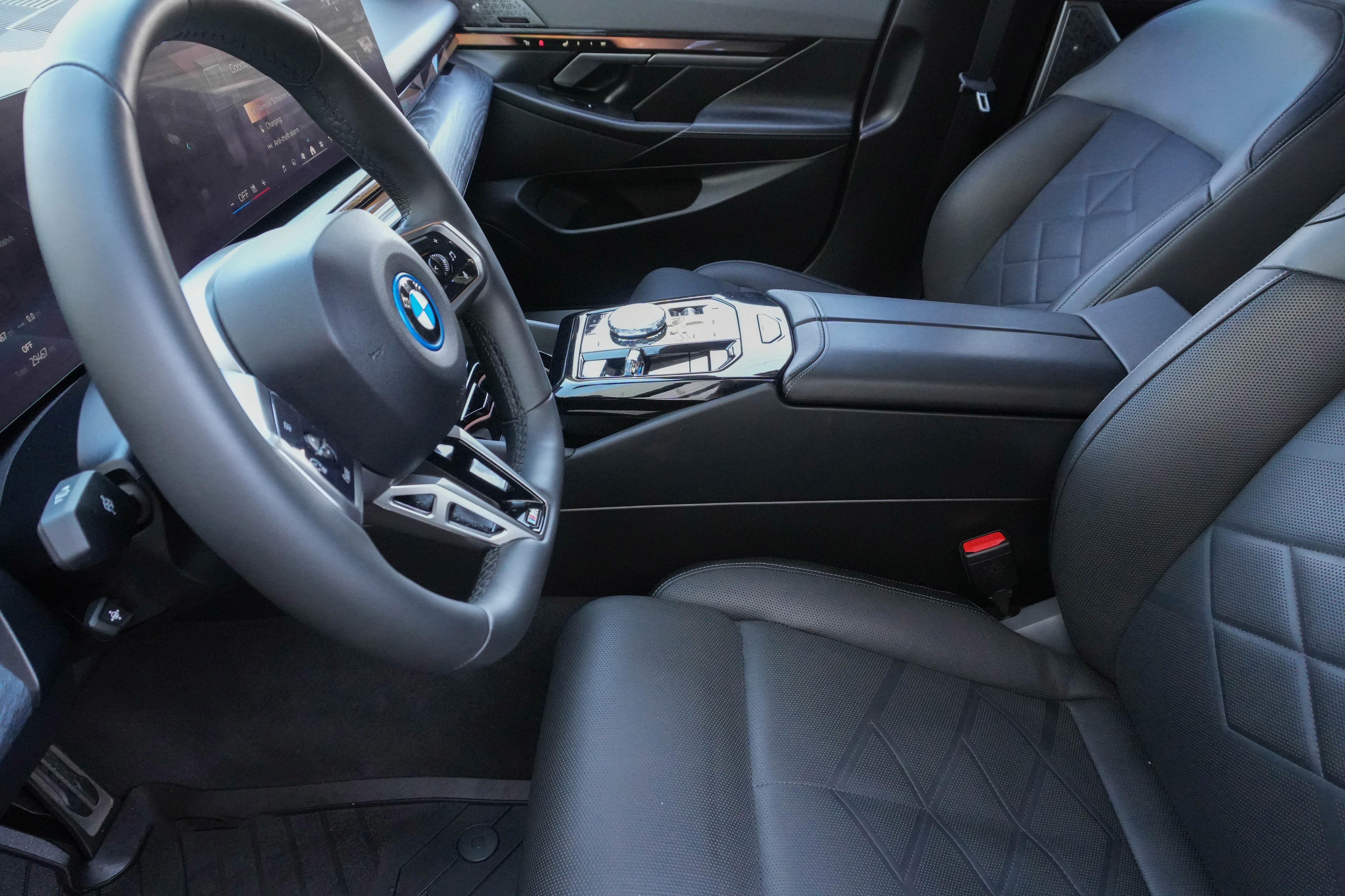 Certified 2024 BMW i5 eDrive40i w/ Executive Package RWD image 12