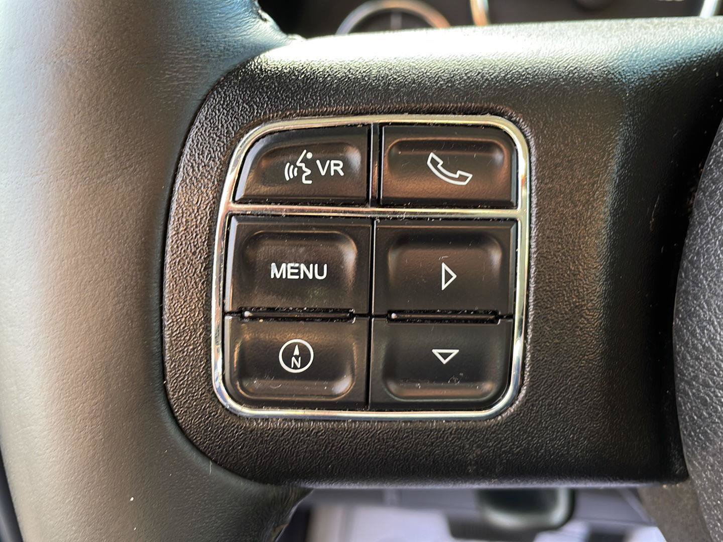 Used 2015 Jeep Wrangler Sahara w/ Connectivity Group AWD/4WD image 13