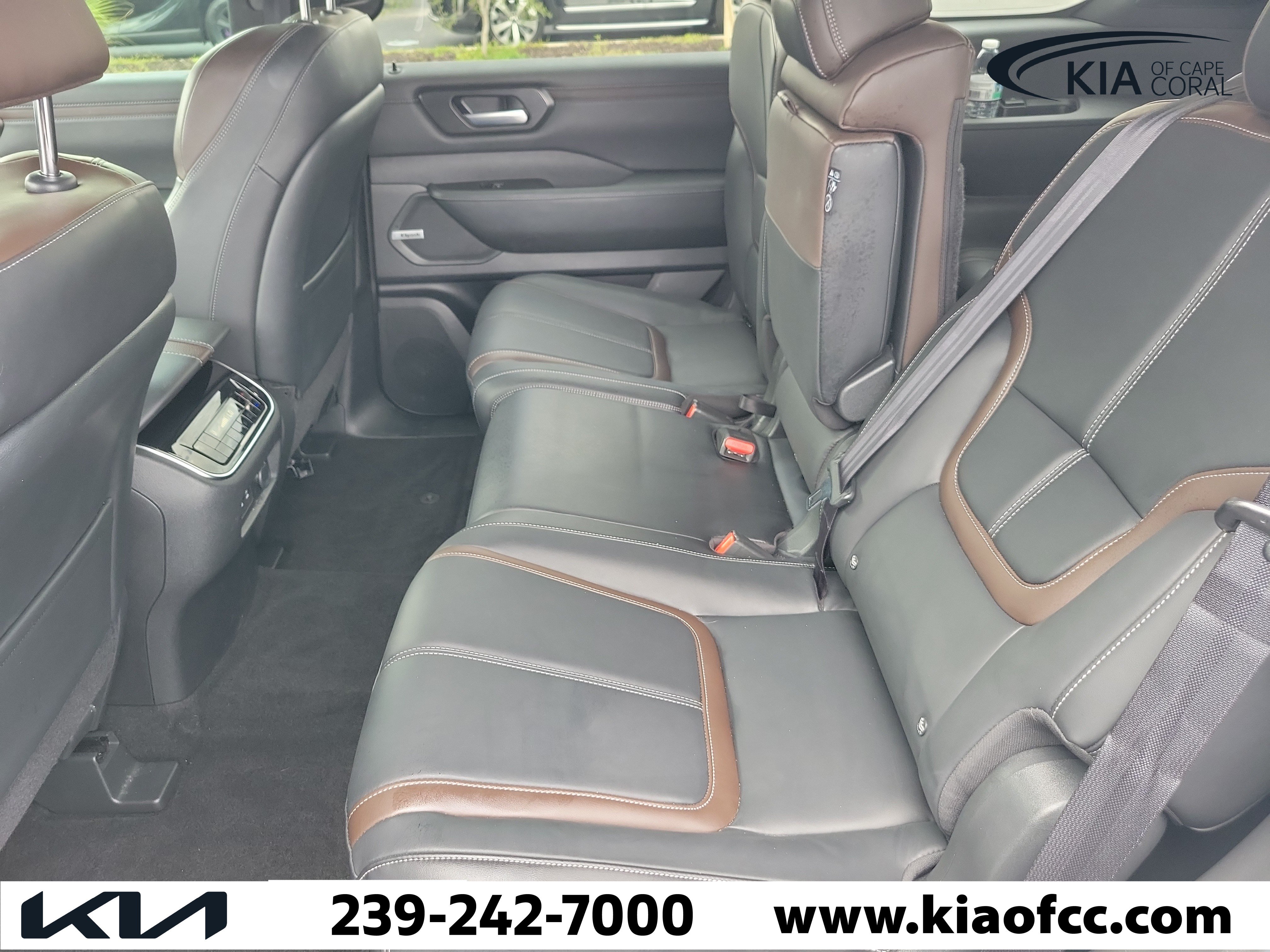 Used 2025 Nissan Armada SL AWD/4WD image 13