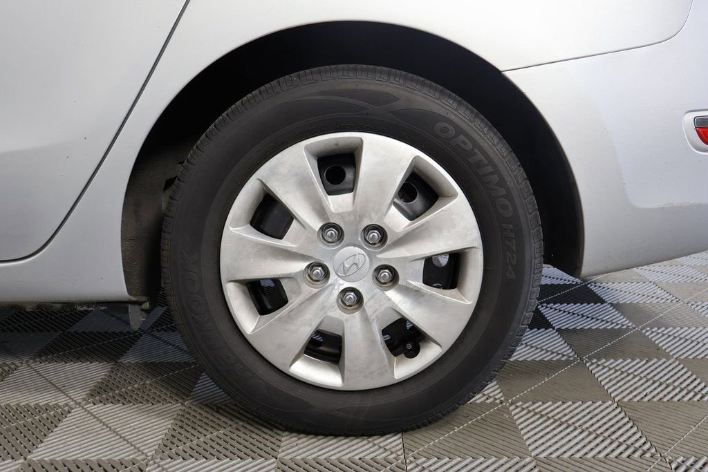 Used 2010 Hyundai Elantra GLS image 14