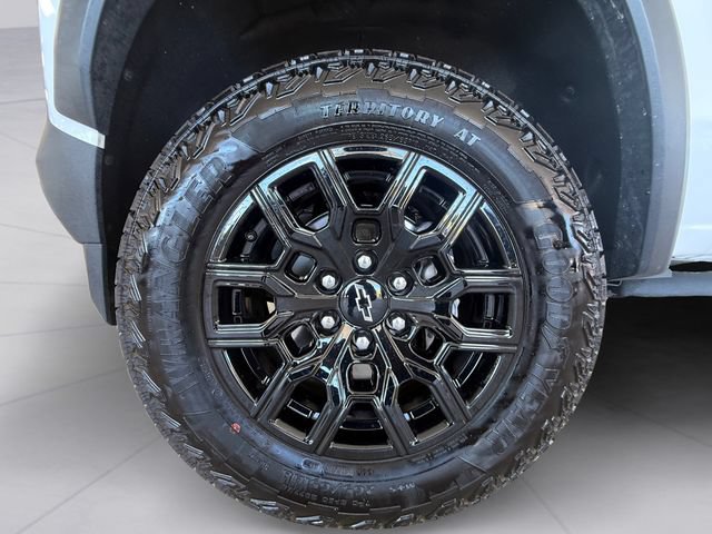 Used 2025 Chevrolet Colorado Trail Boss AWD/4WD image 9