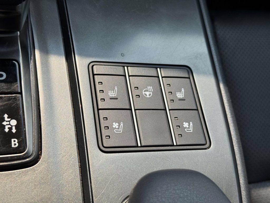Used 2025 Lexus UX 300h AWD w/ Accessory Package (Z1) image 25
