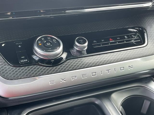 New 2026 Ford Expedition Platinum w/ Stealth Performance Package image 30