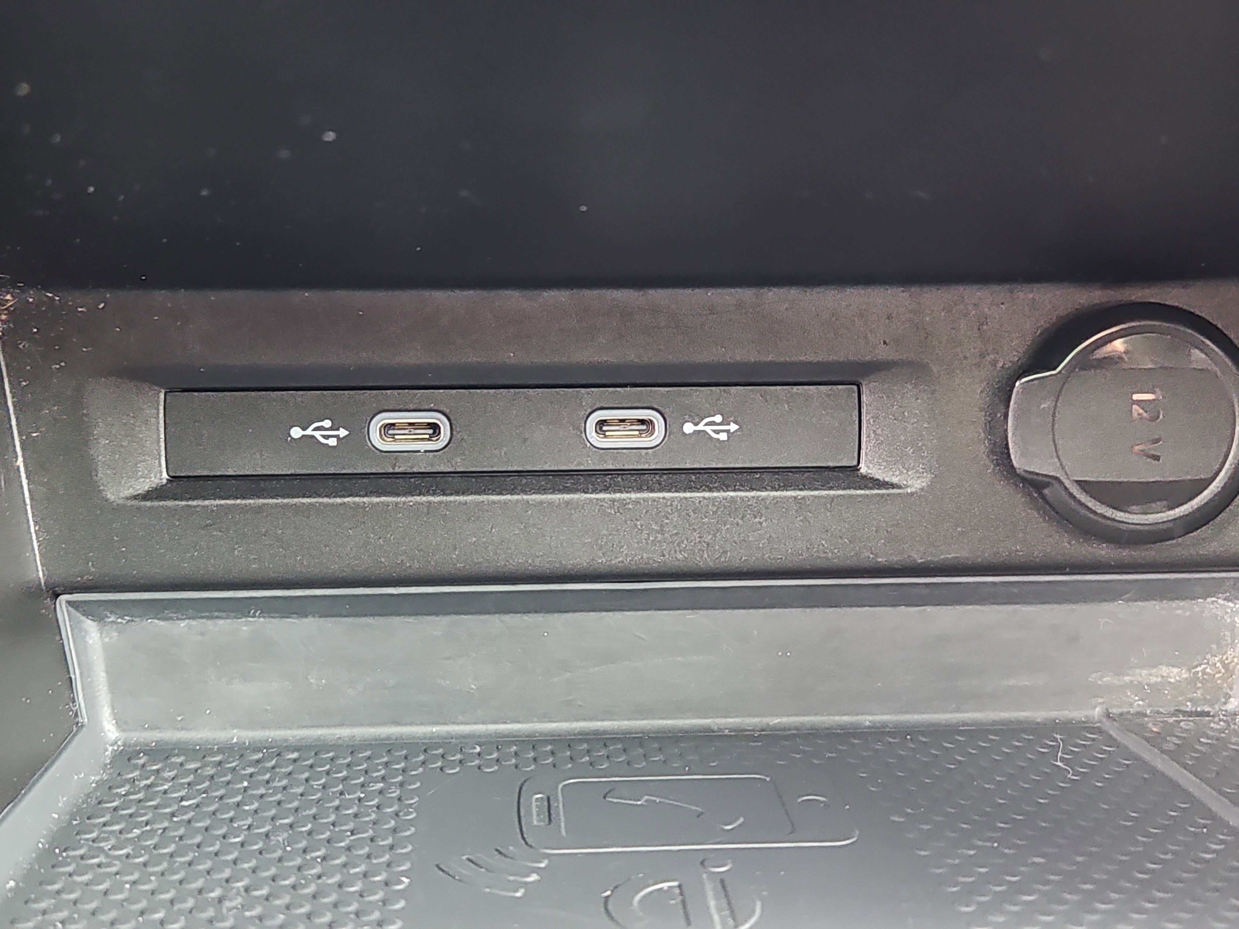 Used 2021 Volkswagen Tiguan SE w/ Panoramic Sunroof Package image 11