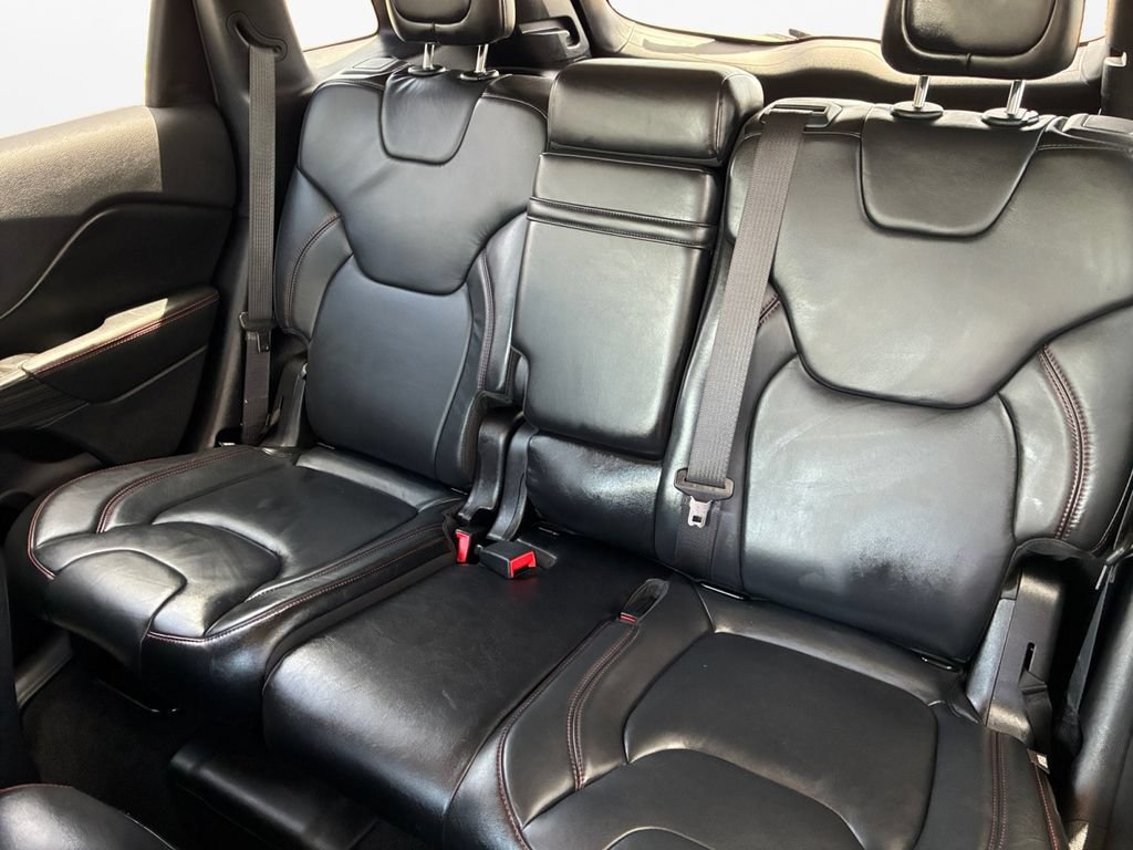 Used 2014 Jeep Cherokee Trailhawk w/ Comfort/Convenience Group AWD/4WD image 22
