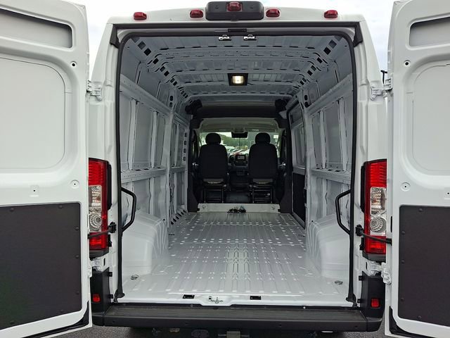 New 2025 RAM ProMaster 2500 w/ Convenience Group image 24