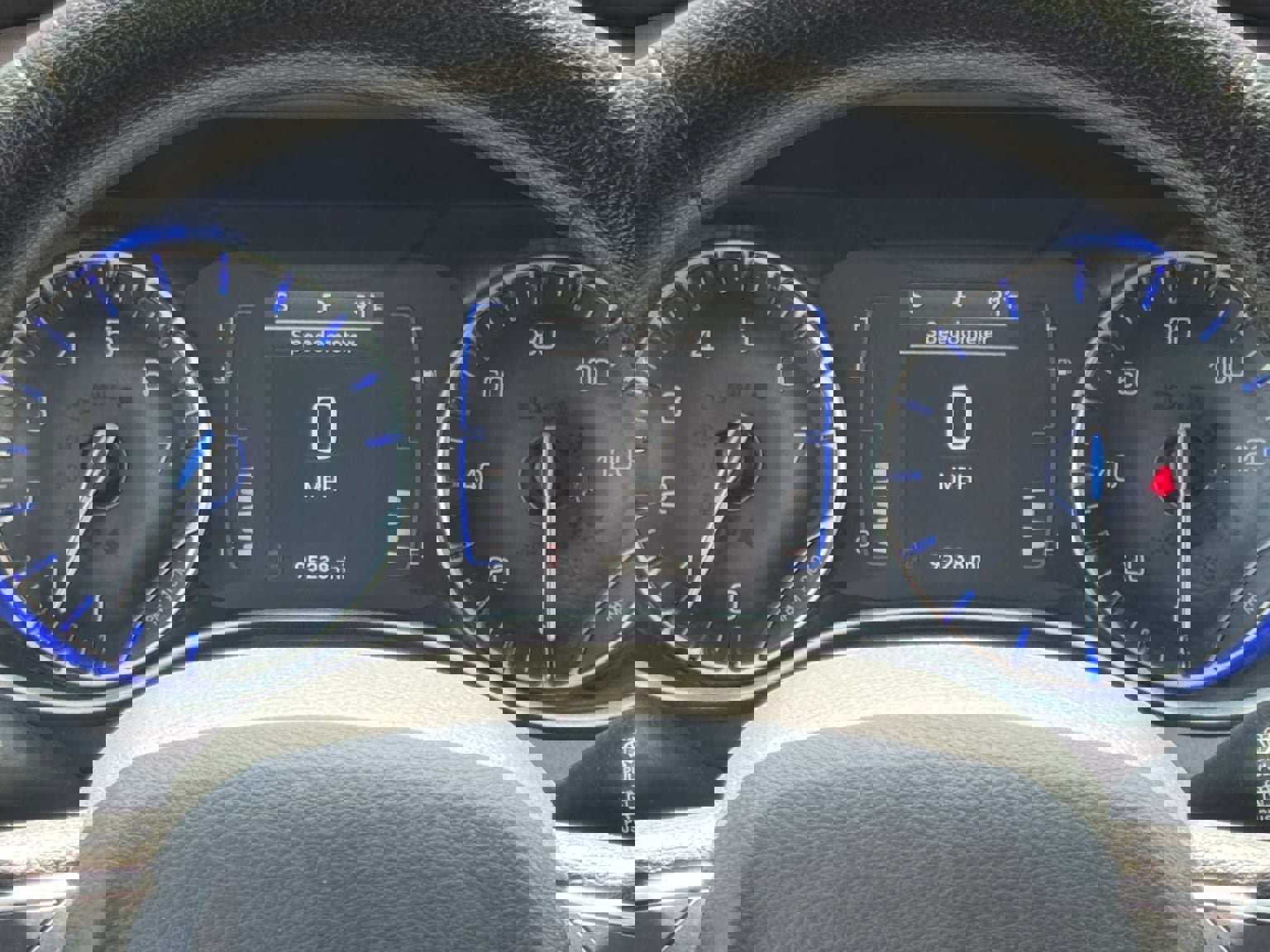 Used 2020 Chrysler Voyager Lxi image 14