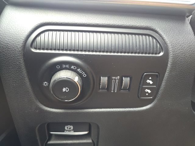Used 2022 Jeep Wagoneer Series I AWD/4WD image 11