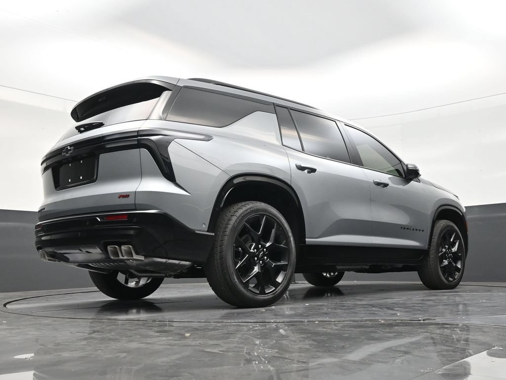 Used 2026 Chevrolet Traverse RS FWD image 25