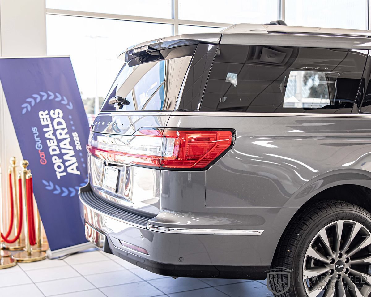 Used 2021 Lincoln Navigator L Reserve w/ Luxury Package AWD/4WD image 12