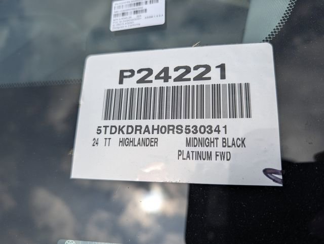 Used 2024 Toyota Highlander Platinum FWD image 41