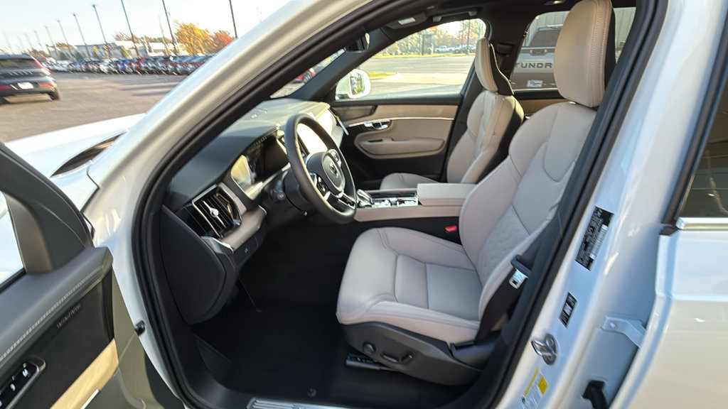 New 2027 Volvo XC90 B6 Plus AWD/4WD image 24