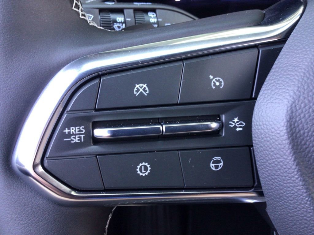 New 2025 Chevrolet Traverse LT w/ Enhanced Driving Package image 24